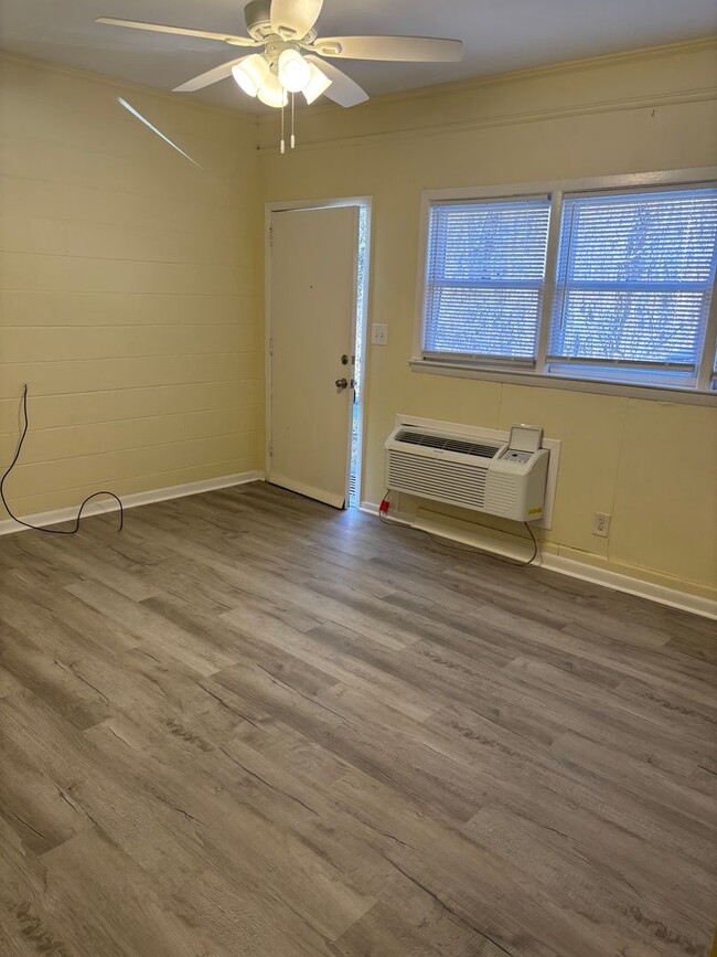 Photo - Newly Renovated - 1 Bedroom Studio - Close to UNC!