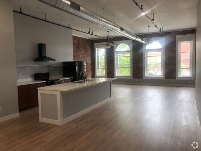 Building Photo - 222 S Main St Unit 02 Rental