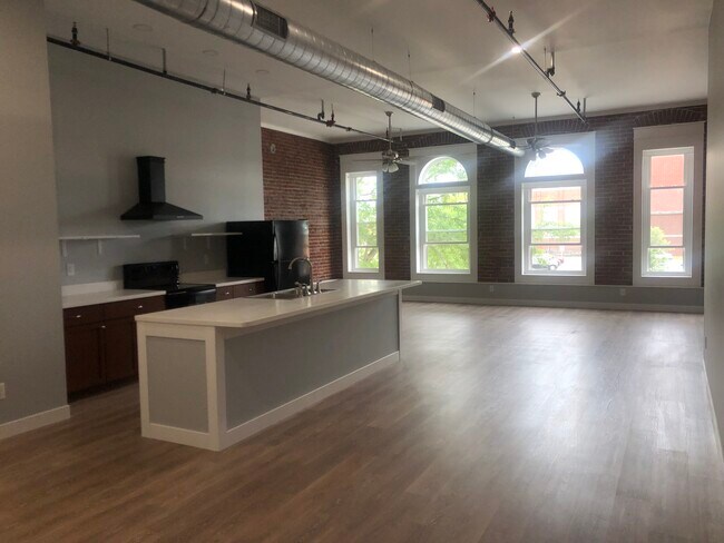 Photo - 222 S Main St Apartments Unit 02