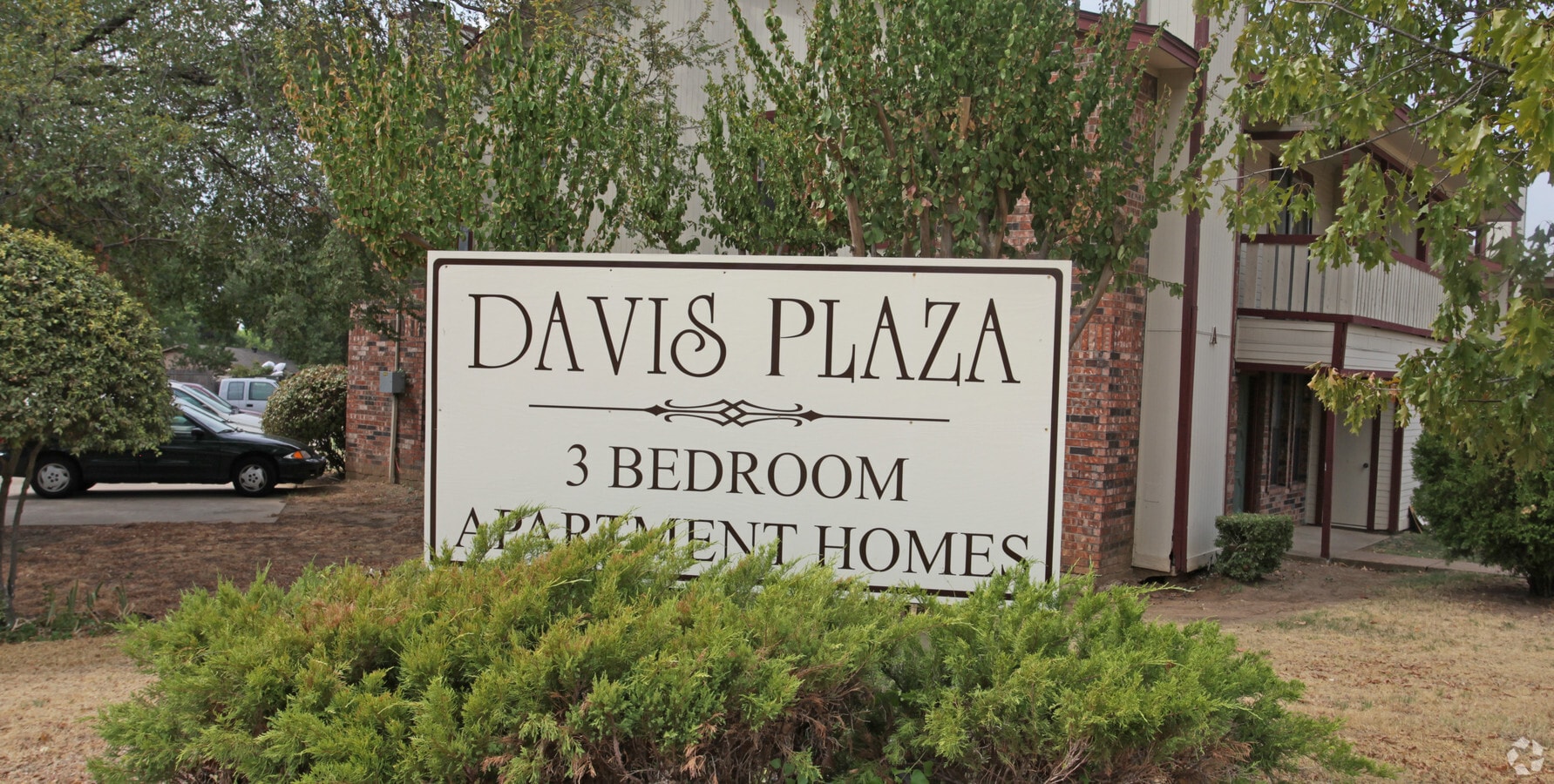 Signage - Davis Plaza
