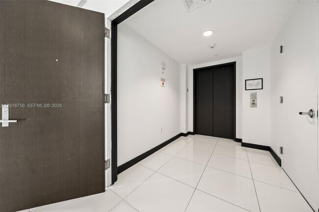Photo - 900 Biscayne Blvd Unidad 5602