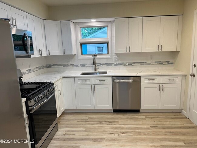 Photo - 974 Cypress Ave