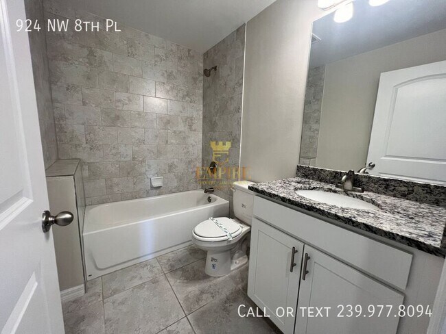 Photo - 924 NW 8th Pl