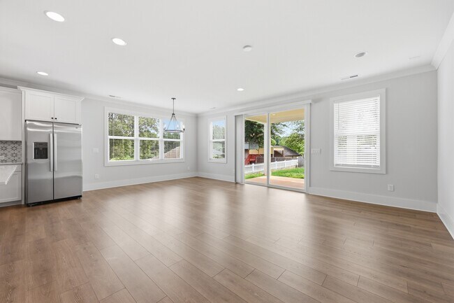 Photo - 2957 Ross Ave