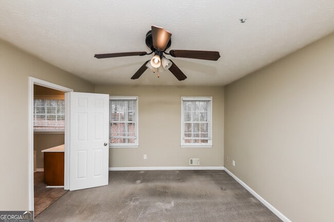 Photo - 28 Loxley Ct