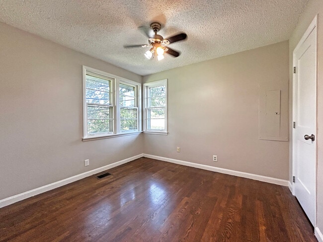 Photo - 2659 Woodberry Dr