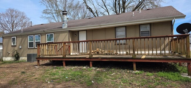 Photo - 3 Bedroom 2 Bathroom home in Kickapoo Schools! $1295!