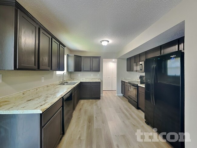 Photo - 1582 Tulip Ct