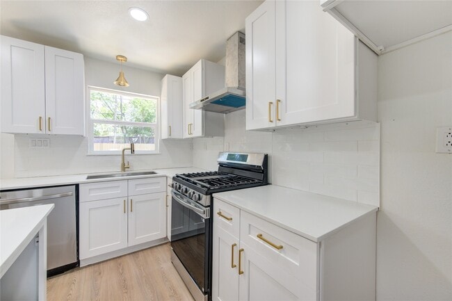 Photo - 6725 Madrid St