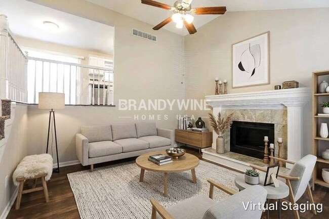 1120 Meadowlark Ln