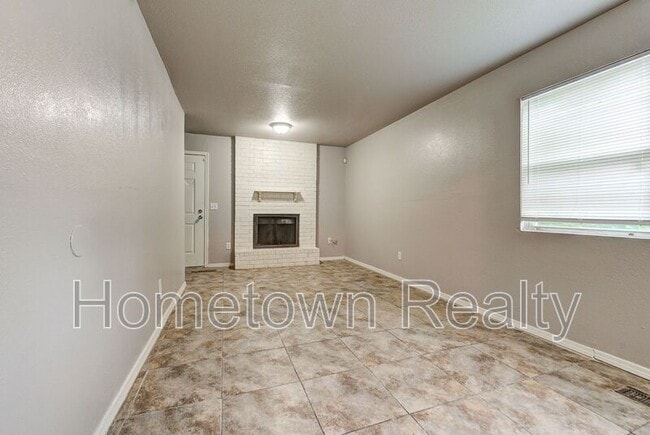 Photo - 312 NW 118th St