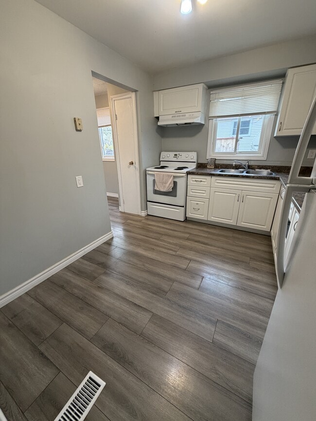 Photo - 1199 Afton Dr Unit Room 1