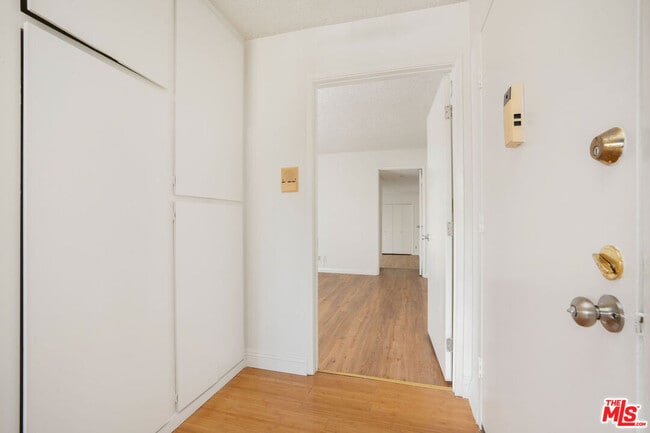 Photo - 953 4th St Unit #200