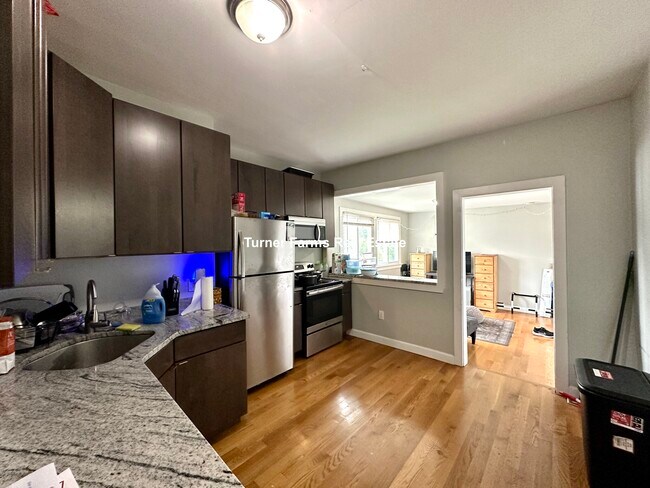 Photo - 94 E Cottage St Unidad 2