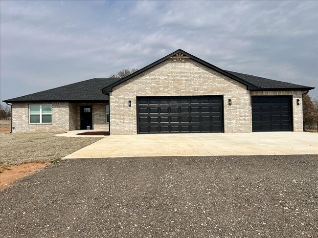 Building Photo - 2184 Hilltop Ln