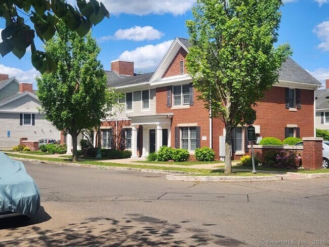 Photo - 39 Hazel St Townhome