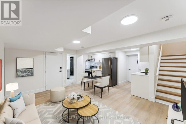 Photo - 168 Gosling Cres