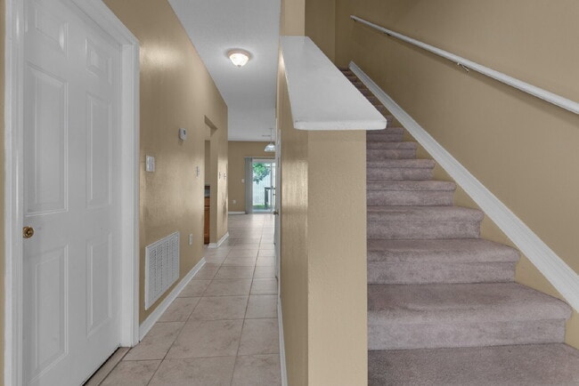 Photo - "Charming 3-Bed Townhouse Retreat with 2.5 Baths in Navarre !"