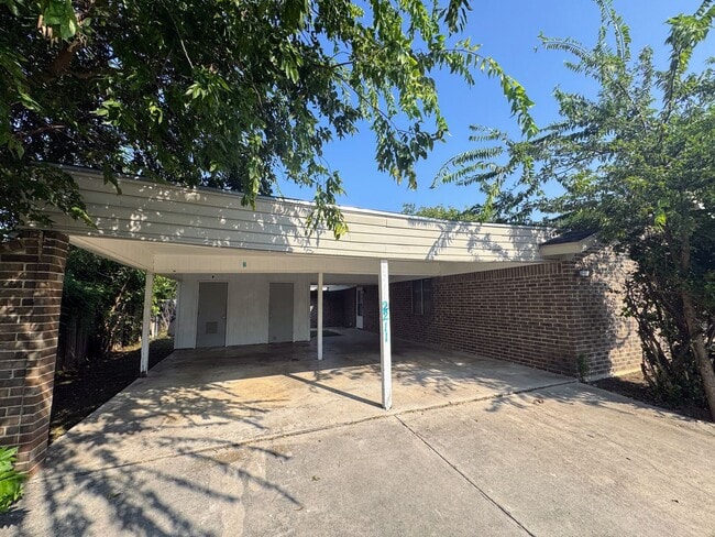 Building Photo - 2211 Wheeler Ave Rental