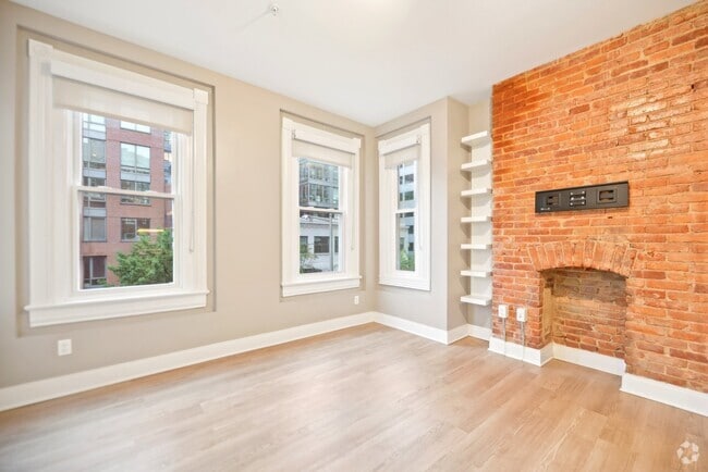 Building Photo - 459 Massachusetts Ave NW Unit 22 Rental