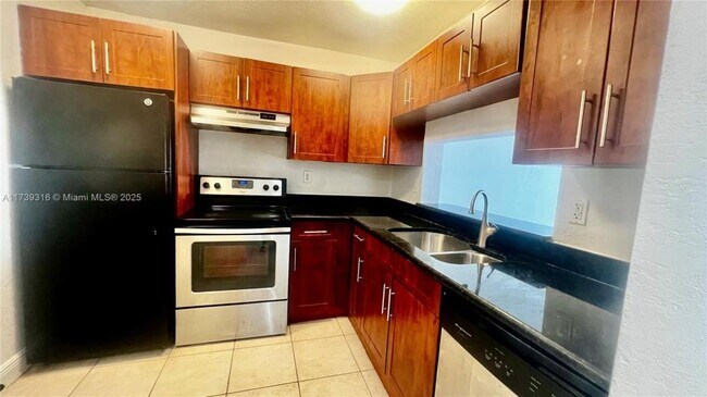 Photo - 494 NW 165th St