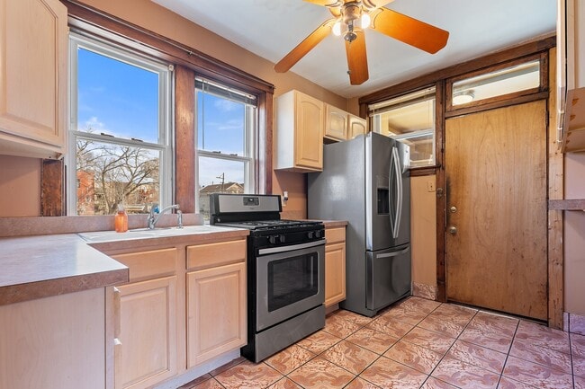 Photo - 4445 S Vincennes Ave Unit 2