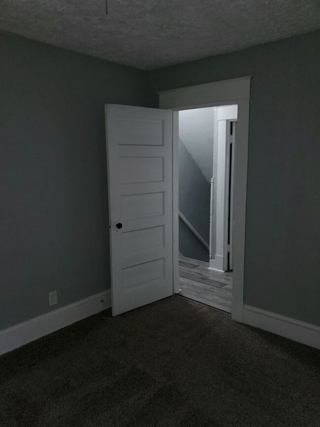 Photo - 1615 Rowland Ave NE