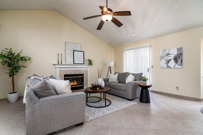 Photo - Beautiful 3 bedroom home in Clovis!
