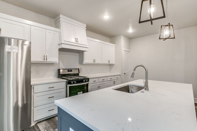 Photo - 2944 Forest Park Blvd Unit Full