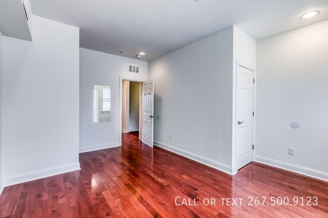 Photo - 1456 E Columbia Ave