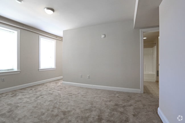 1BR, 1BA - 665 SF