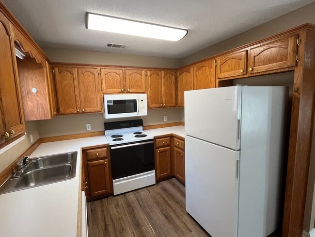 Photo - 2005 S Tampa Ave