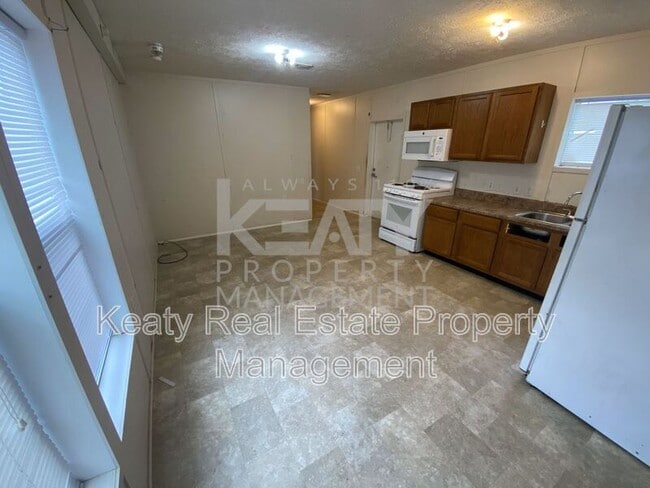 Photo - 926 S Railroad Ave