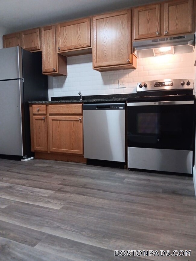 Building Photo - 47 Princeton St Rental