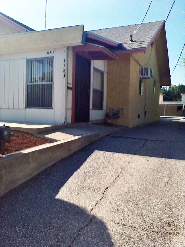 Photo - 1129 E Maple St Unidad 1129