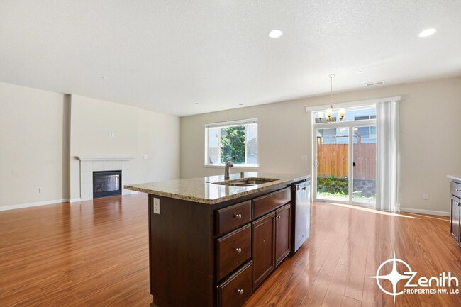 Photo - 3005 NE 75th St