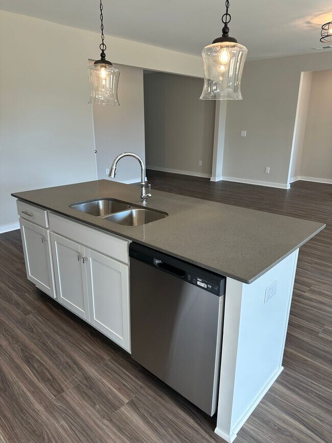 Photo - Home for Rent in Riverside, AL!!! Available to View with 48 Hours Notice!