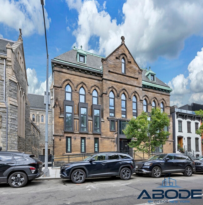 Photo - 433 Sackett St