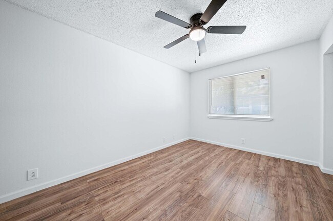 Photo - 9008 Galewood Dr Unit 7-225
