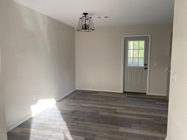 Photo - 48 Hour Notice: Come take a look at this newly remodeled 3-bedroom, 2-bathroom home