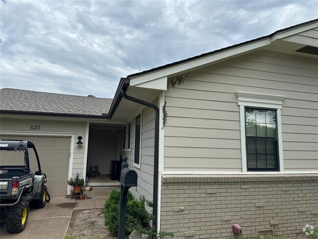 Building Photo - 623 Nebraska St Rental