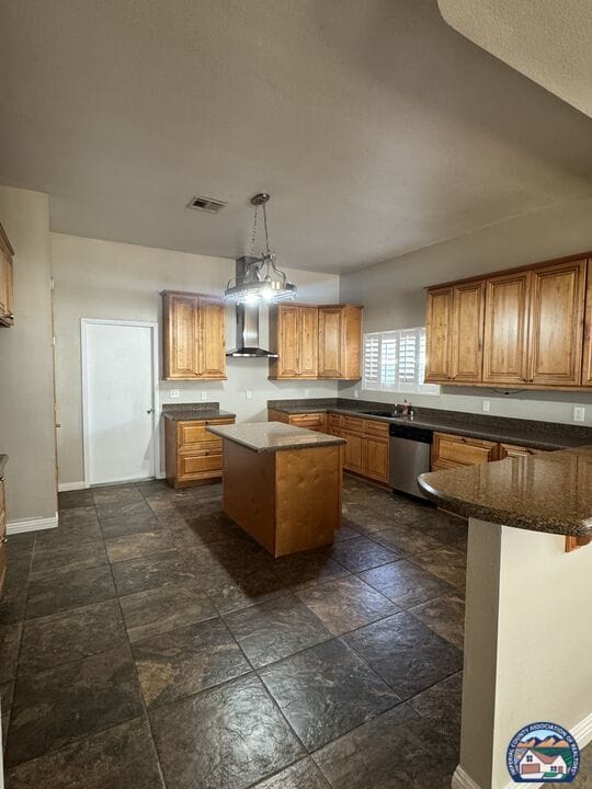 Photo - 1820 Canon Dr