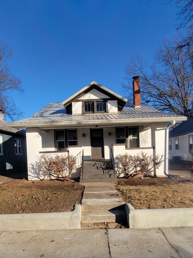 Photo - 644 S Englewood Ave