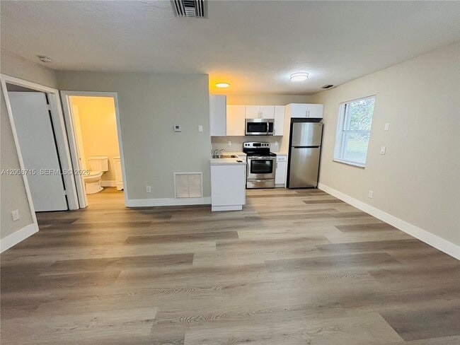 Photo - 1011 SW 8th St Unit D