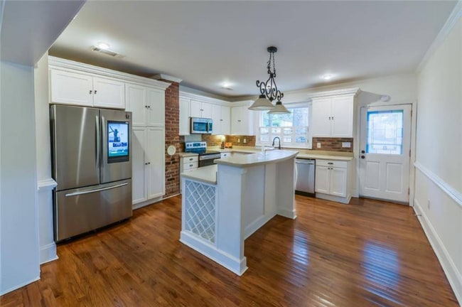 Building Photo - 331 North Ave