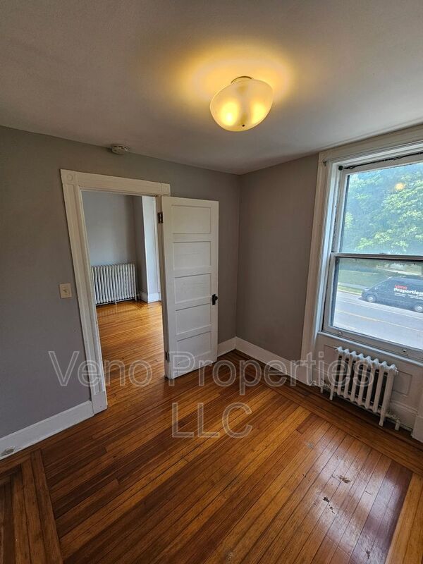 594 Madison Ave