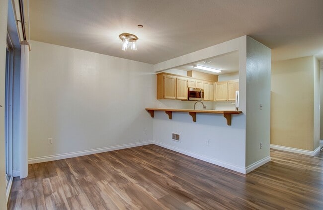 Photo - 3 Bed 2 Bath Second floor Condo - HALF OFF...