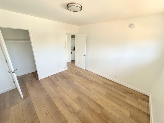 Photo - Gorgeous 2bd/1ba with washer/dryer and parking! Unit 14410 #4