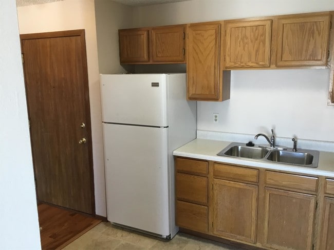 Building Photo - 1112 Portland Dr