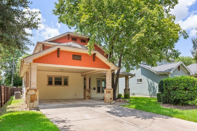 Photo - 305 Zennia St